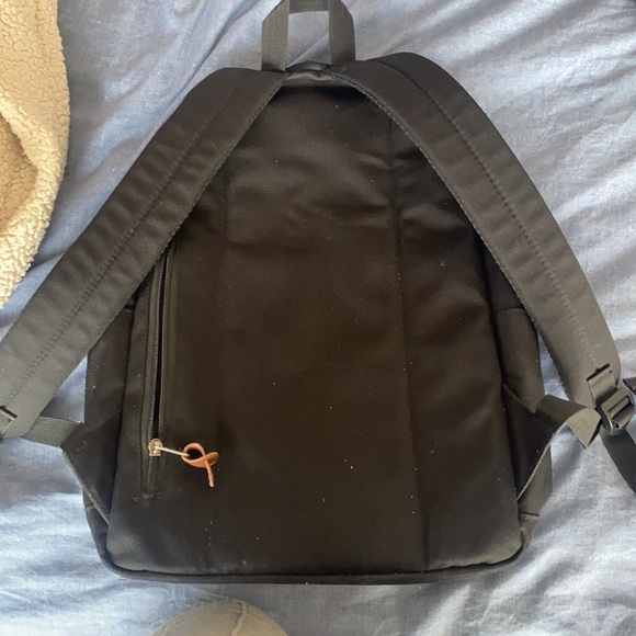 Black backpack - Picture 3 of 4